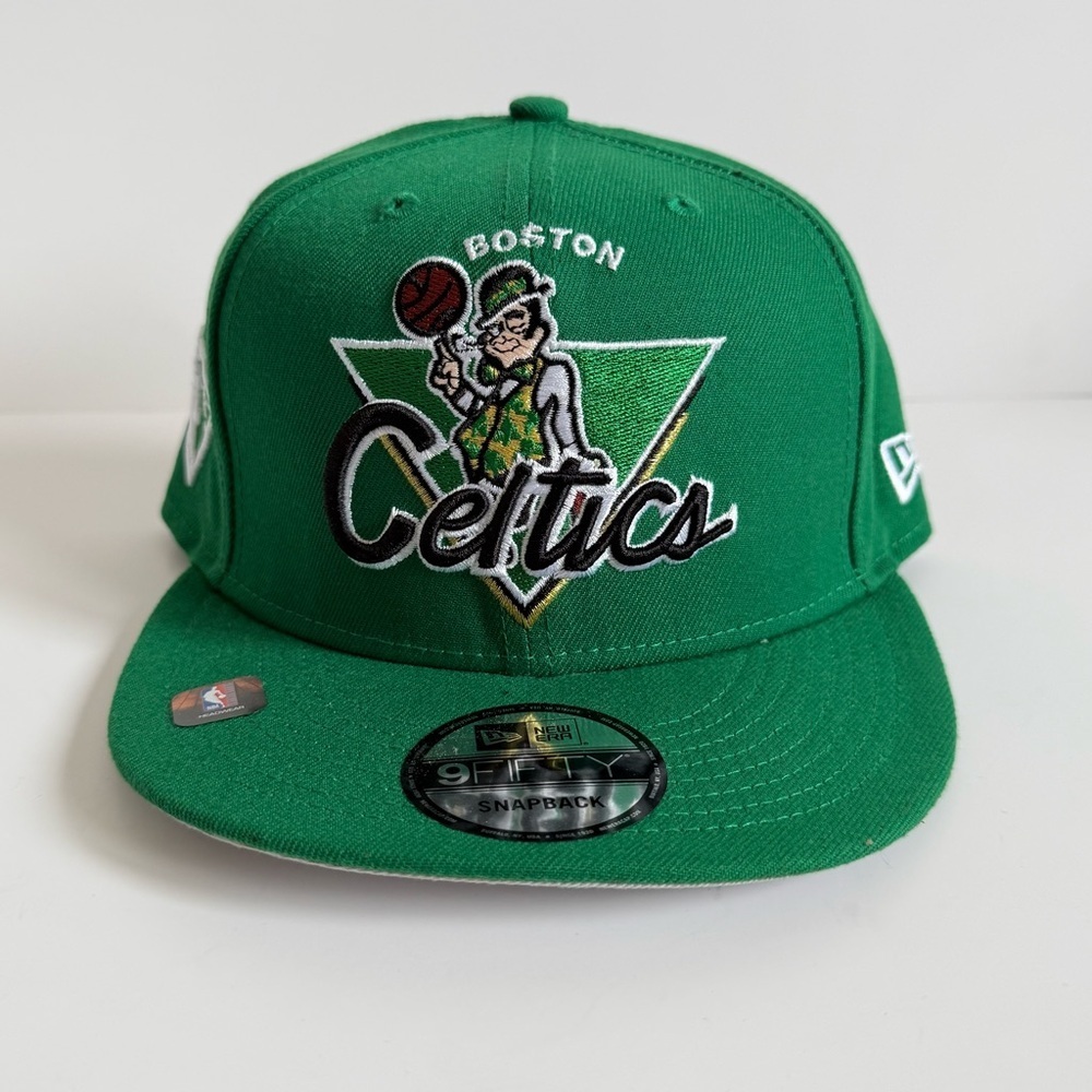 NWT New Era Boston Celtics Green Snapback Hat